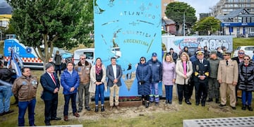Inauguraron en Ushuaia el cartel del Sector Antártico Argentino