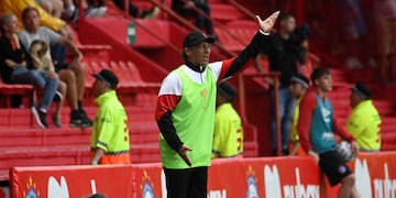 Pedro Troglio en el encuentro de Instituto ante Argentinos Juniors, por la jornada ocho del Torneo Apertura, con derrota (Fotobaires)