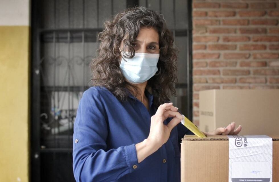 Norma López votó temprano y aseguró: “Se vienen nuevos tiempos para Rosario”