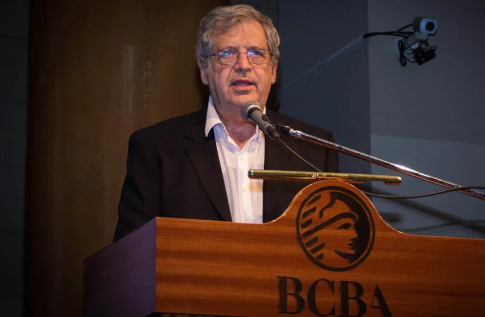 Advierten que la Argentina podría ir a un dólar único en tres años