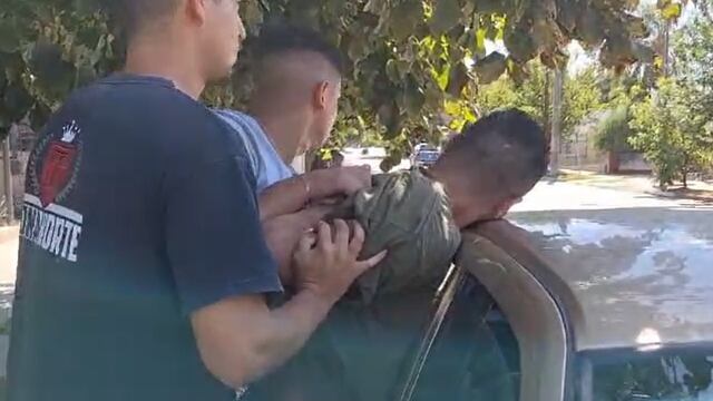 Vecinos de Argüello redujeron a un delincuente e impidieron el robo de una moto.