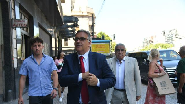 Martín Llaryora llegó a Buenos Aires, en oposición a al suba de retenciones por parte del Gobierno Nacional (La Voz).