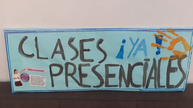 Protesta en reclamo de clases presenciales en Rosario. (Vía Rosario)