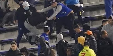 Barras de Vélez agredieron a hinchas de Talleres, y siete fueron hospitalizados  (Gentileza).