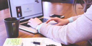 Cuál es la plataforma digital que habilita hacer una pasantía en otro país.