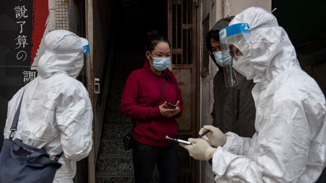 Hisopados en China. (EFE)