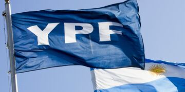 Duro fallo contra el Estado argentino por irregularidades en la estatización de YPF.