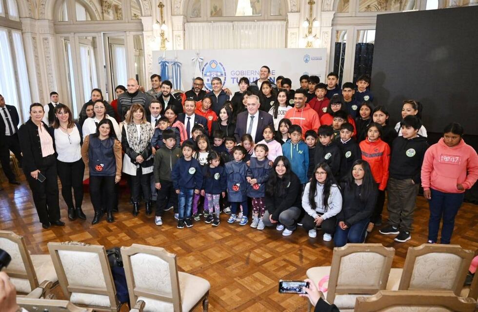 Niños de escuelas rurales de alta montaña visitaron Casa de Gobierno