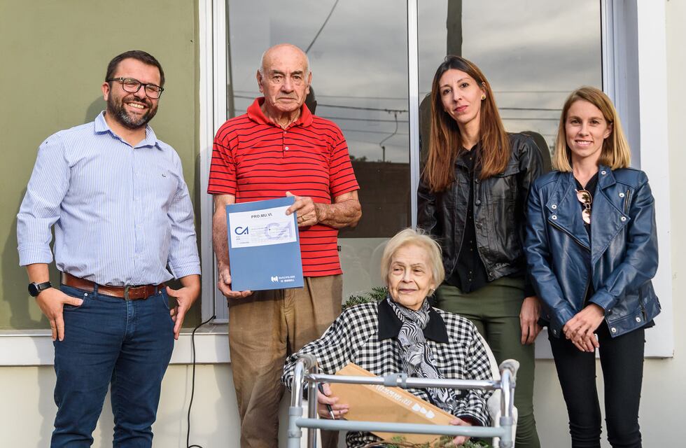 Marull: entregaron dos viviendas del plan Pro.mu.vi