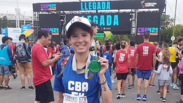 Maribel cumplió con llegar a la meta en el Maratón Córdoba 2021.