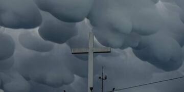 Impresionantes. Las nubes mastodónicas en el cielo de La Falda (La Voz).