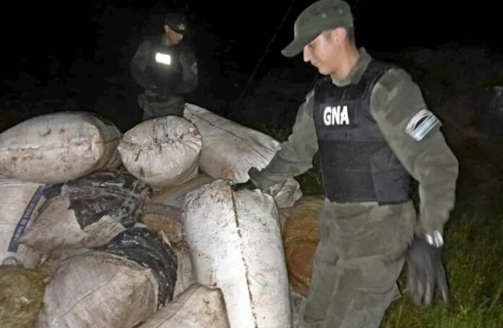Puerto Esperanza: Gendarmería decomisó más de una tonelada de marihuana en zona fronteriza