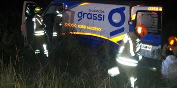 La ambulancia embistió a un caballo suelto en la ruta, cerca de Moldes.
