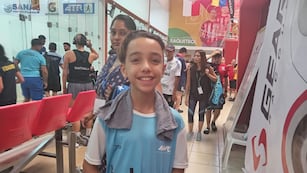 El raquetbolista argentino Vicente Acuña, de 10 años, se destaca en el Campeonato Mundial Infanto Juvenil de Raquetbol que se disputa en Tarija, Bolivia.