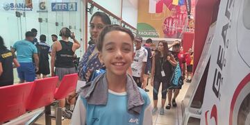 El raquetbolista argentino Vicente Acuña, de 10 años, se destaca en el Campeonato Mundial Infanto Juvenil de Raquetbol que se disputa en Tarija, Bolivia.