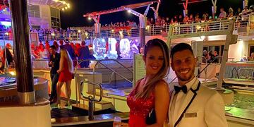 Belén y Juan en el Crucero.