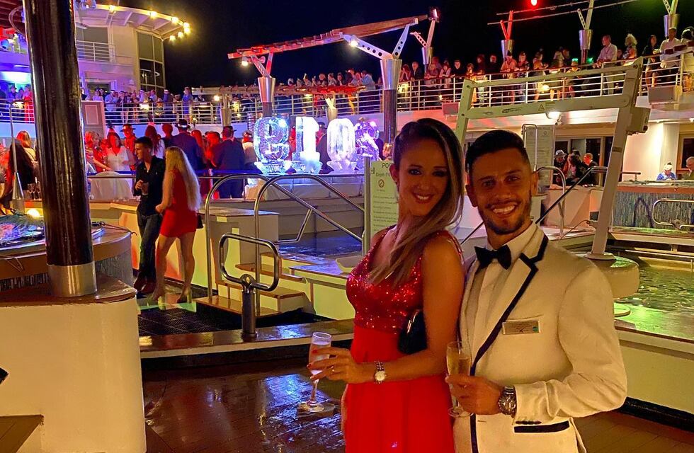 Belén y Juan viven son de Brasilera y viajan por el mundo bailando