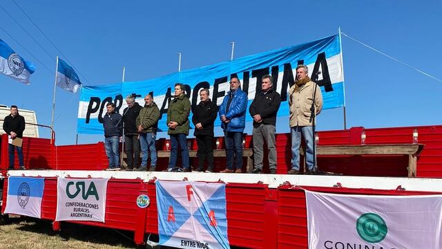 Comenzó el acto en Gualeguaychú #13j