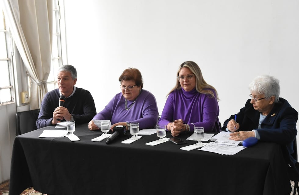 Para celebrar el mes de los jubilados sigue “La Perinola”