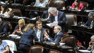 Un diputado de Córdoba está envuelto en una polémica por el registro del automotor.