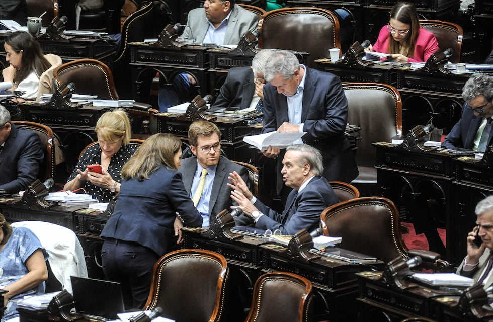 “17 registros del automotor entre amigos y familia”: la polémica que envuelve a un diputado de Córdoba