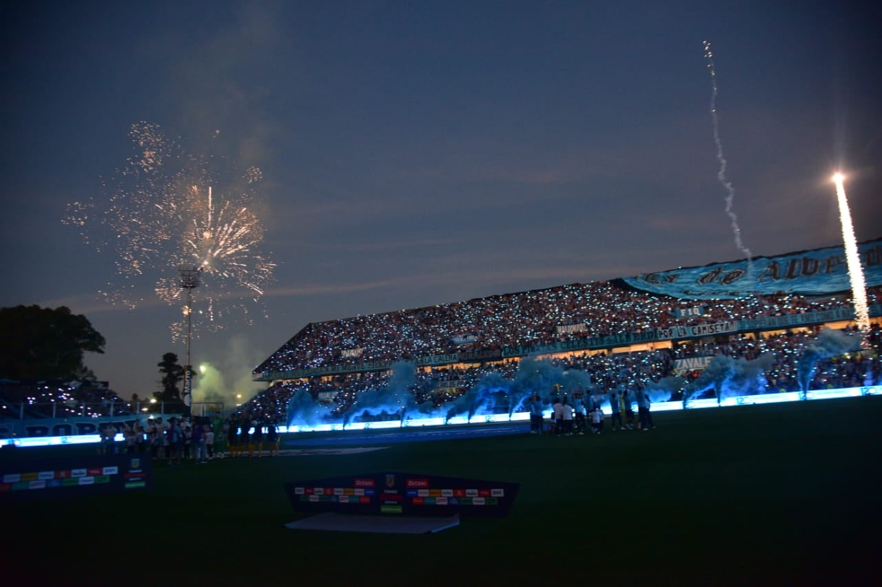 Belgrano recibió a Racing por el Clausura de la Liga Profesional. (Javier Ferreyra / La Voz)