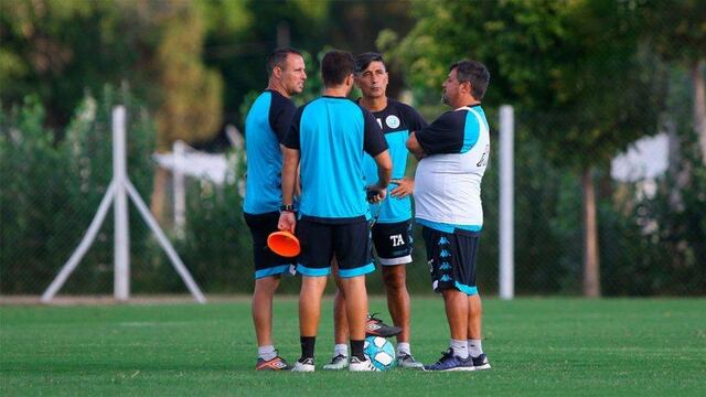 Juan Chumba, al centro, dirigirá al equipo en la última fecha. "Después nos iremos con Caruso", remarcó.