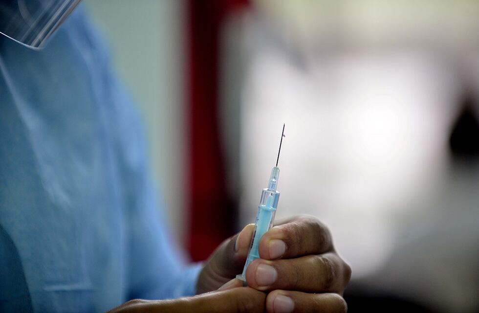 El 60% de los mayores de 60 años azuleños está vacunado