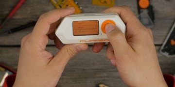 La Policía lanzó una campaña de prevención ante el constante robo y uso de esta arma tecnológica en Córdoba.
