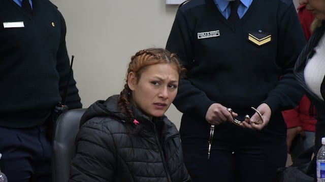 Según la investigación, el joven pidió un taxi para irse del lugar, pero Núñez le lanzó un ladrillo y le quitó la vida en el acto.