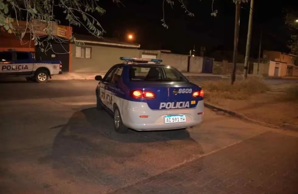 Balearon a un policía y golpearon a otra en un asalto en Córdoba: el estado de salud