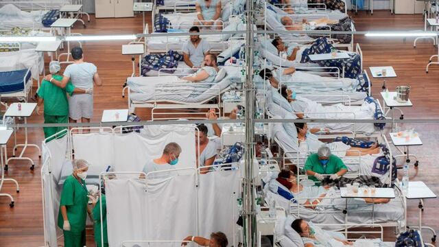 Brasil registra el menor número de muertes por covid desde noviembre. (AP)