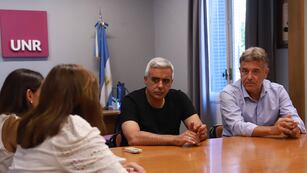 El exdecano de la Facultad de Ciencia Política y Relaciones Internacionales encendió la alarma.