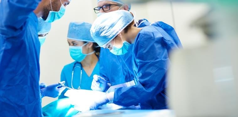 La angioplastia se realiza a través de un vaso sanguíneo en su brazo, muñeca o ingle.