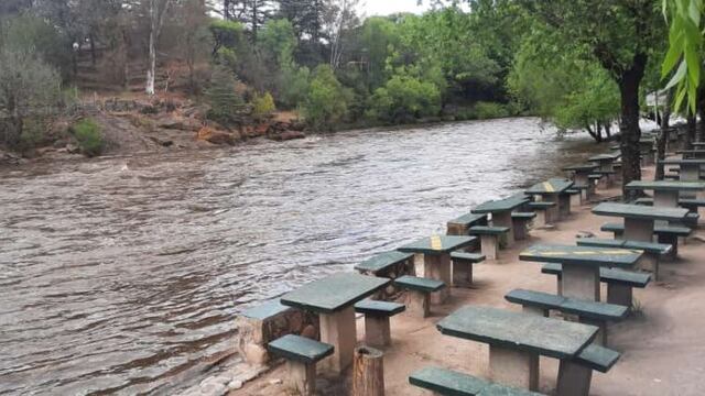 La crecida del Río San Antonio. (Gentileza Eduardo Loza)