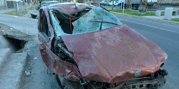 El automovil Palio que manejaba Gerónimo Leonel Bazaes de 18 años y que chocó a una moto. En el accidente hubo 4 muertos.