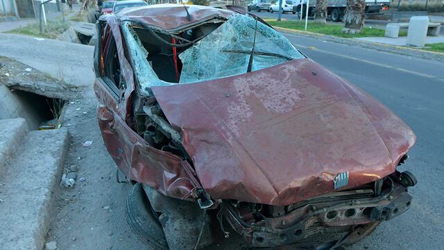 El automovil Palio que manejaba Gerónimo Leonel Bazaes de 18 años y que chocó a una moto. En el accidente hubo 4 muertos.
