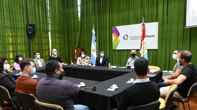 Reunión de los equipos de salud y social, tanto municipal y provincial