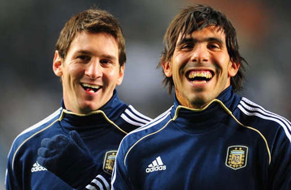 “Fue todo muy tibio”: Carlos Tevez defendió la decisión de Lionel Messi tras no volver al Barcelona