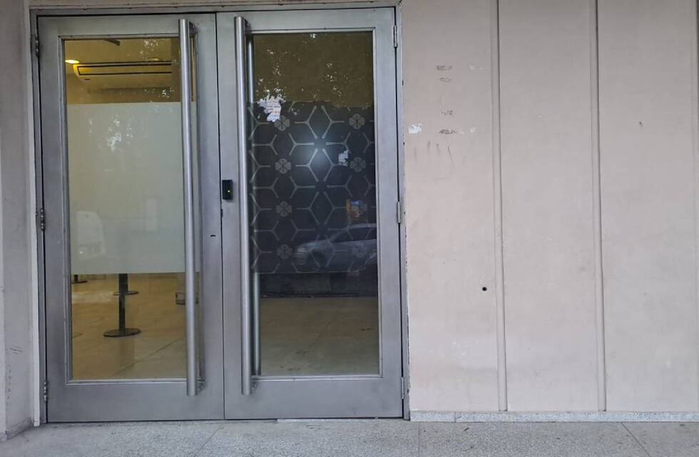 Balacera y amenazas en banco de Villa Gobernador Gálvez: “Se les viene la noche”