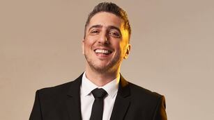 Jey Mammon recibió una ovación en su vuelta al teatro y no pudo ocultar su emoción