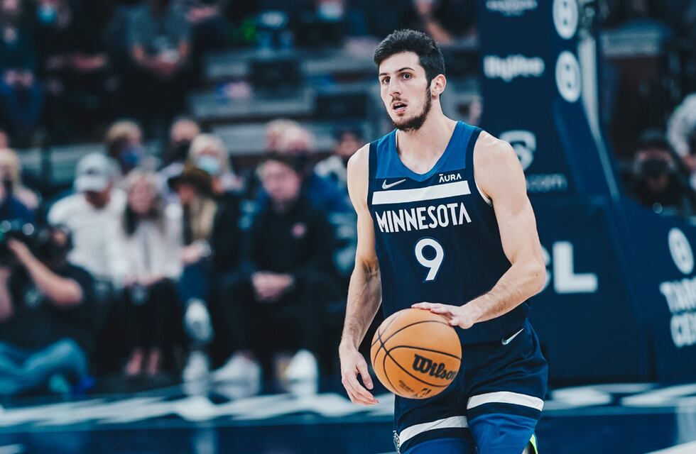 Leandro Bolmaro volvió a jugar en la NBA pero fue designado a la G-League