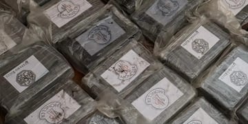 Monte Hermoso: encontraron un bolso con 30 kilos de droga en la costa