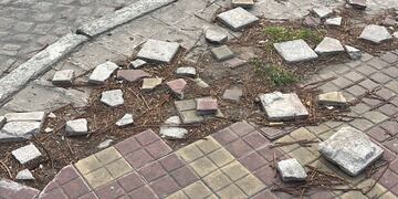 Así se encuentra la esquina Ayacucho y Bv. Roca