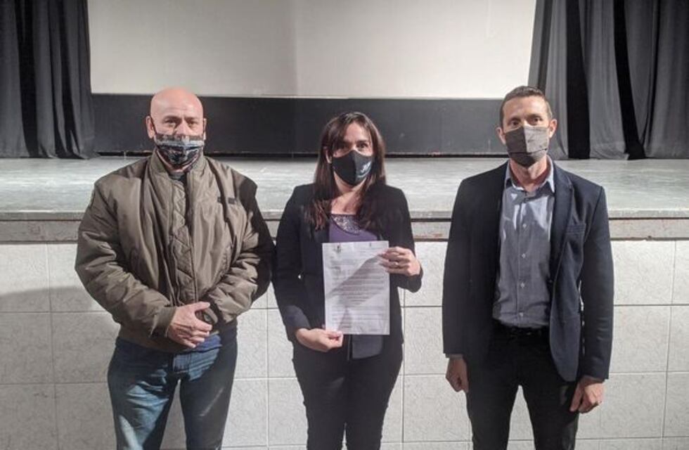 Se proyectó en Pérez el documental “Un encuentro con Malvinas”