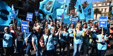 La UEPC decidió por unanimidad el paro y la movilización.