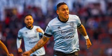 Fabián Bordagaray y su alegría total por su gol. Marcó su primero con la casaca celeste y le dio el triunfo al Pirata en Mar del Plata. (Prensa Belgrano)