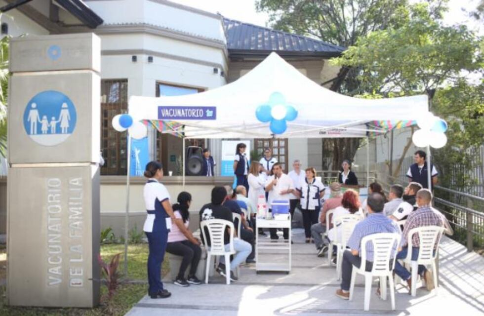 Punto de vacunación en el centro: Salud lanza operativo en peatonal tucumana