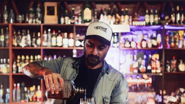 Matías es empresario.