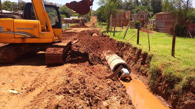 Continúan con los trabajos de desagües pluviales en Puerto Iguazú.